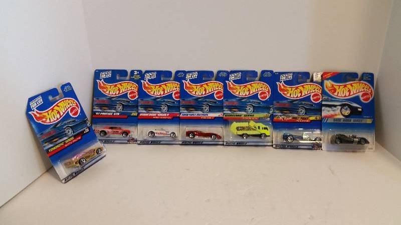 lot 134 image: Lot of (7) Hot Wheels Collectors Series and First Editions from the late 90s and early Millenium - See Pictures - In Original Packaging