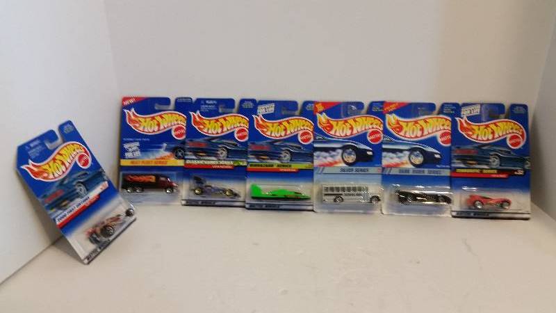 lot 142 image: Lot of (7) Hot Wheels Collectors Series and First Editions from the late 90s and early Millenium - See Pictures - In Original Packaging