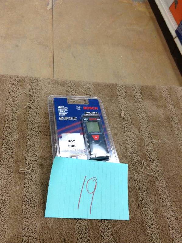 lot 19 image: Bosch GLM 35 120 Laser Distance Measure Never used