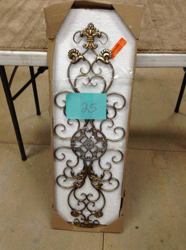 lot 25 image: Stratton Home Dcor Traditional Scroll Wall Dcor