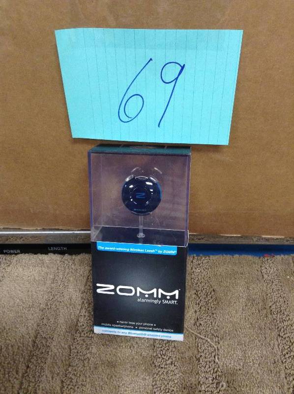lot 69 image: Zoom wireless Leash