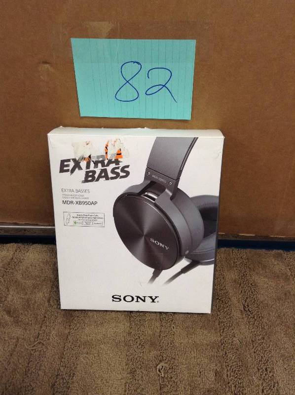 lot 82 image: Sony MDR-XB950APH Extra Bass Smartphone Headphones with In-Line Mic