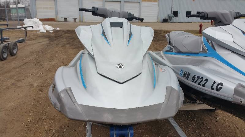 lot 21 image: 2015 Yamaha VX Deluxe #4719