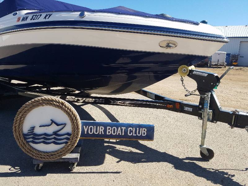 lot 37 image: 2011 Bryant 210 Runabout w Trailer #8217