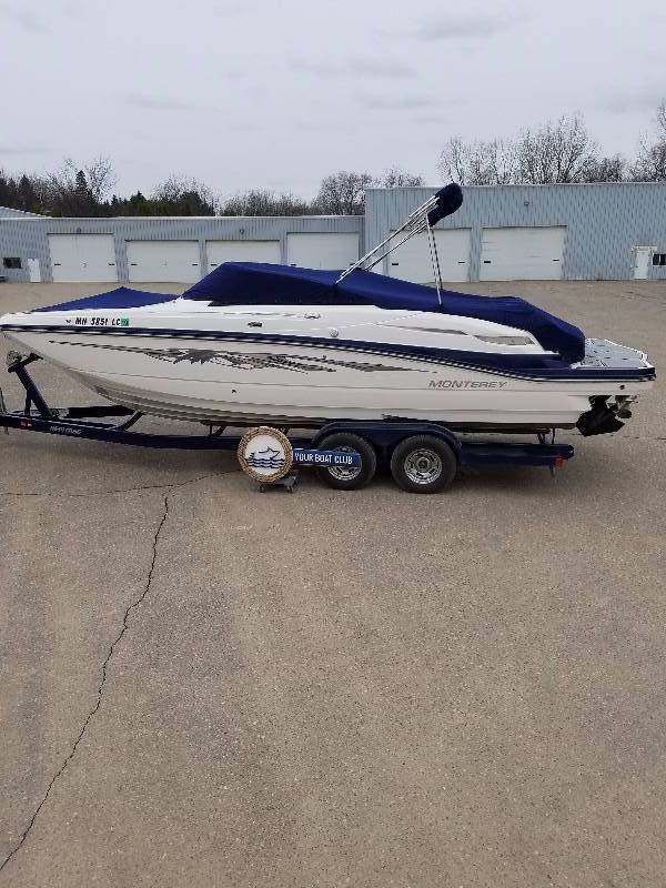 lot 30 image: 2014 Monterey M5 Wtrailer #5851