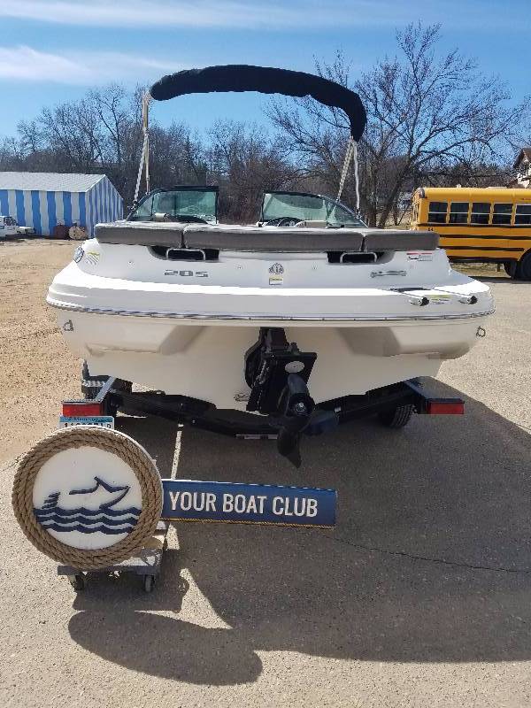 lot 11 image: 2014 Sea Ray 205 Sport w Trailer  #7746