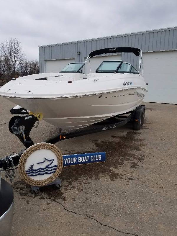 lot 25 image: 2014 Sea Ray 240 Sundeck #7747 w Trailer