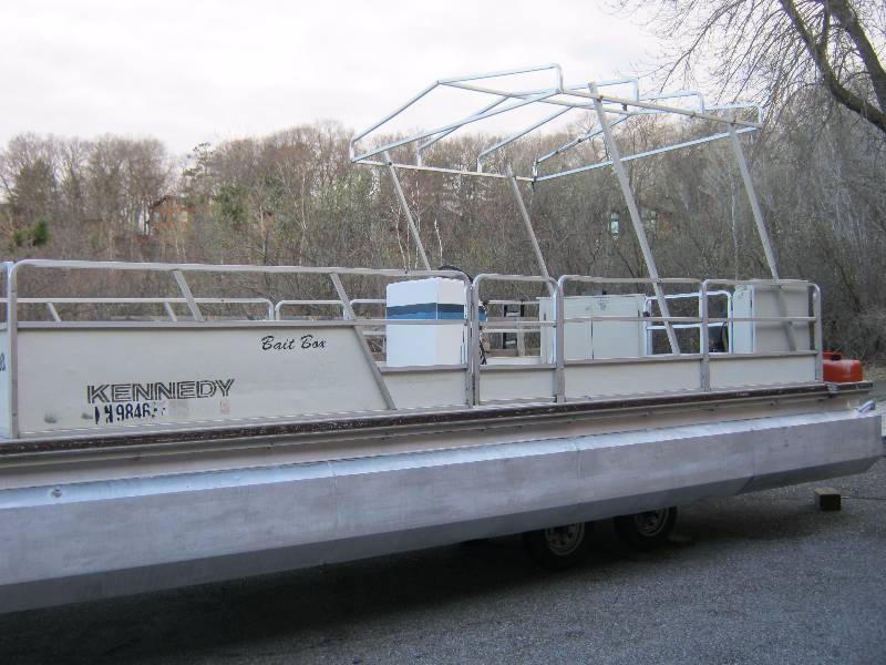 lot 28 image: Kennedy Pontoon