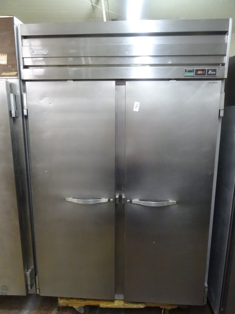 lot 6 image: Superior E series double door fridg...