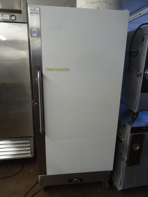 lot 10 image: Arctic air freezer. Cools to 40 deg...