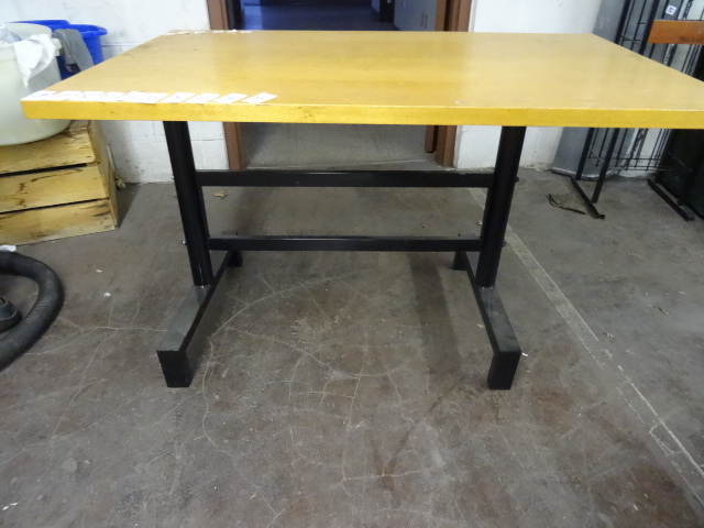 lot 32 image: Metal table base. 3 piece. You asse...