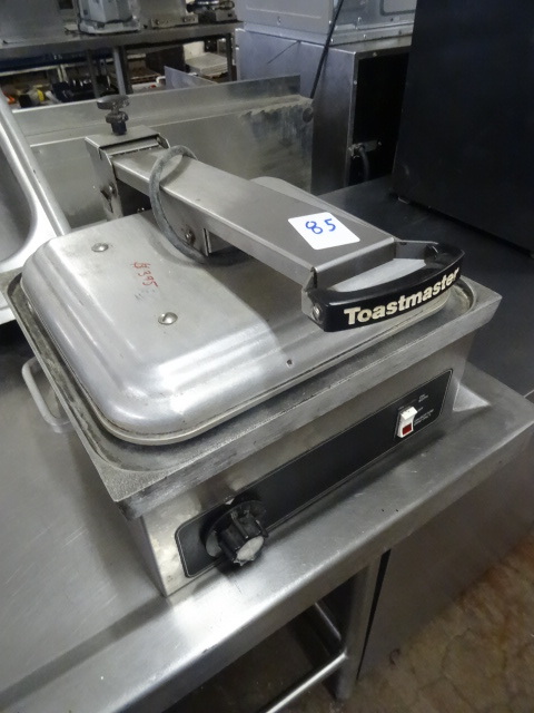 lot 85 image: Toastmaster  flat top sandwich gril...