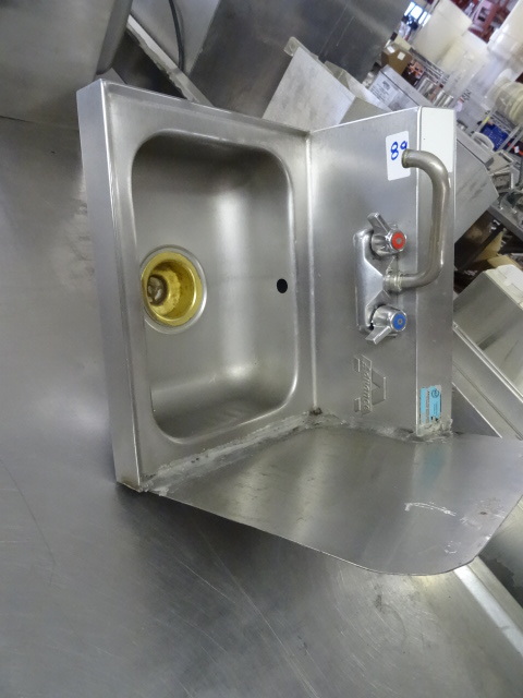 lot 89 image: Wall mount sink. Advance NSF. 17 x ...