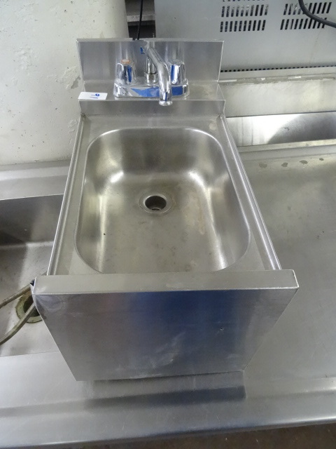 lot 91 image: Single basin stainless sink. 12 x 2...