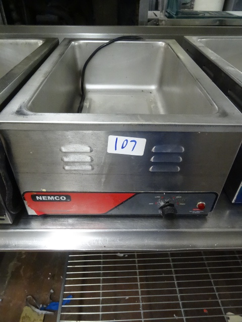 lot 107 image: Full size electric food warmer. 120...
