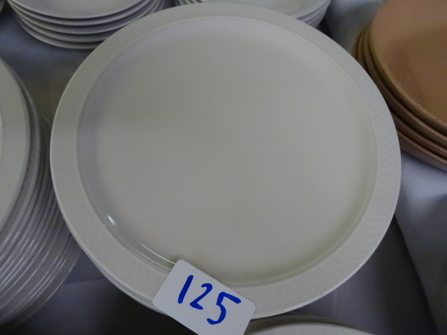 lot 125 image: Homer Laughlin plates. Great shape....