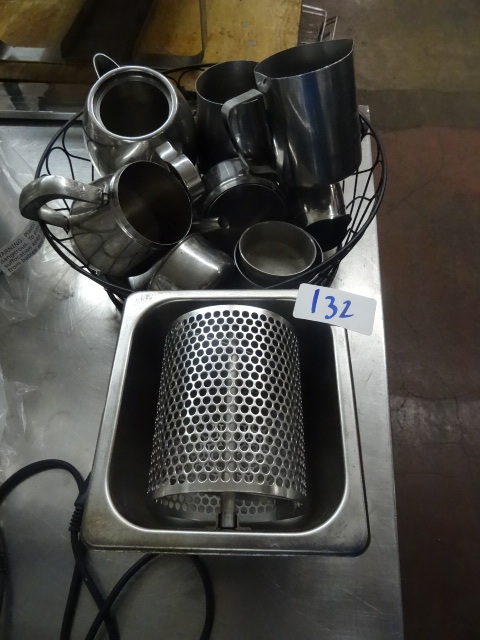 lot 132 image: Toast butterer. Misc stainless cont...