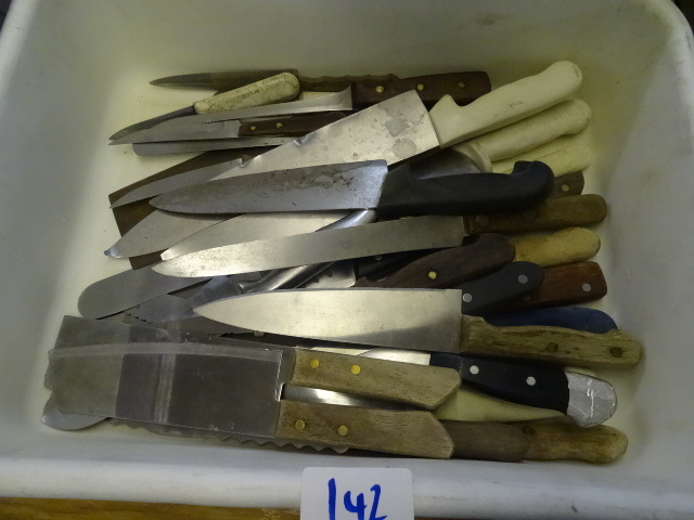 lot 142 image: Misc kitchen knives...