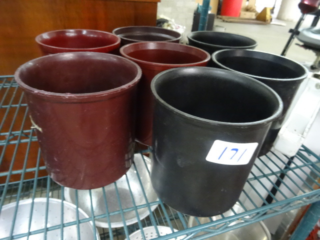 lot 171 image: Misc salad bar containers....