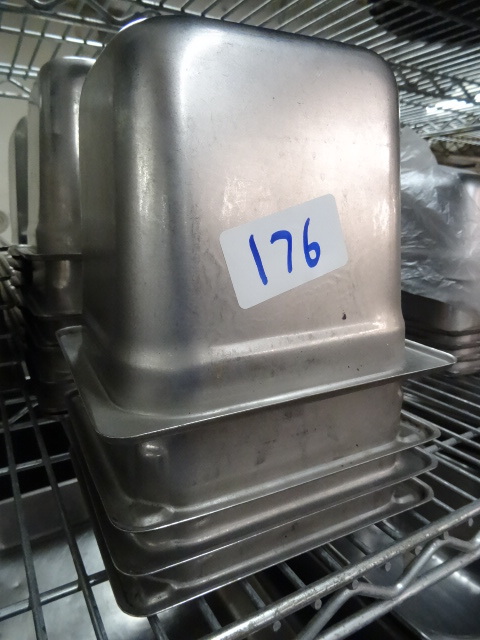 lot 176 image: 16 sized pans. Qty 28...