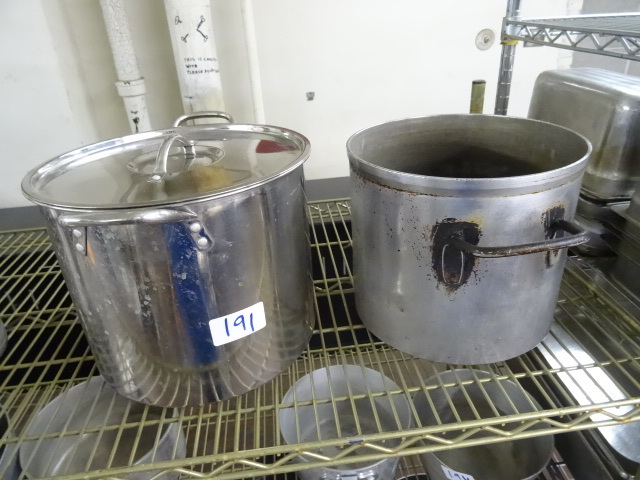 lot 191 image: 2 stck pots...