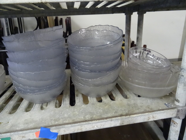 lot 215 image: Misc plastic salad serving bowls...