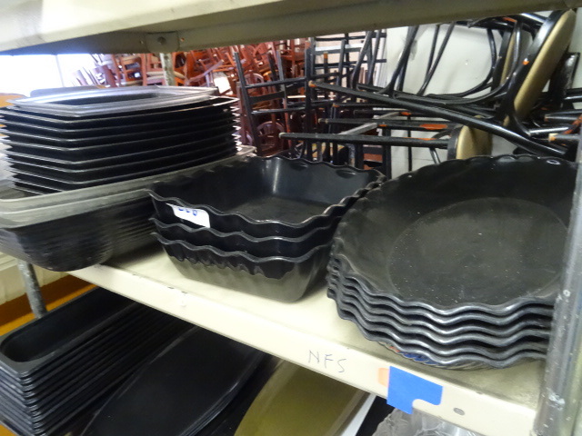 lot 220 image: Misc salad bar containers....