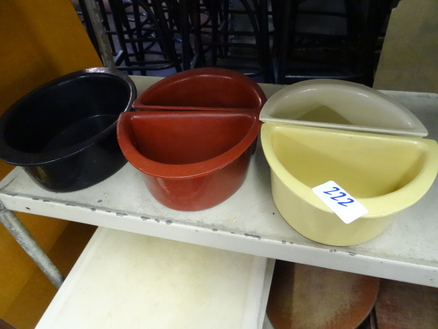 lot 222 image: Misc salad bar containers....