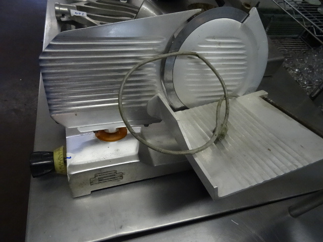 lot 263 image: Berkel meat slicer. Model 825. 120 ...