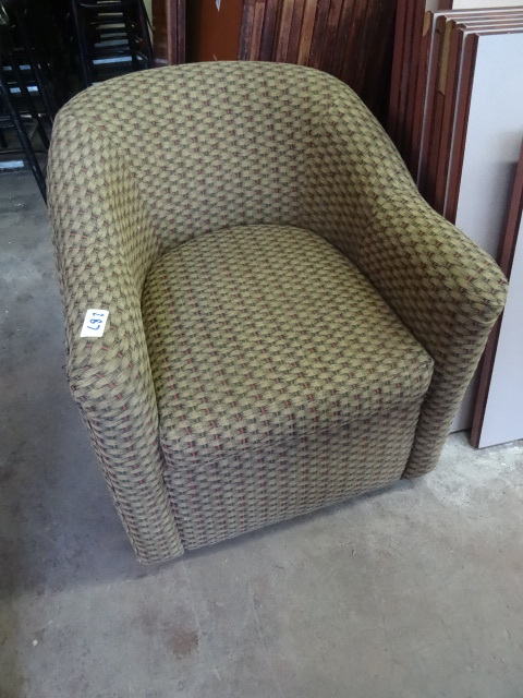 lot 287 image: Cushioned waiting room chair...