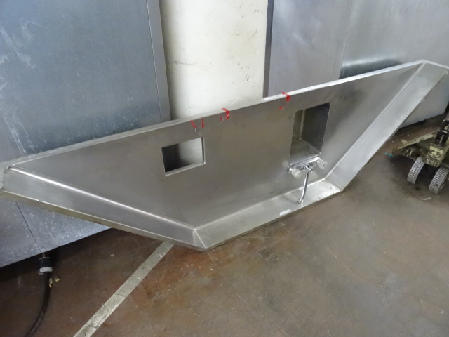 lot 313 image: Stainless counter top. Sink and gar...