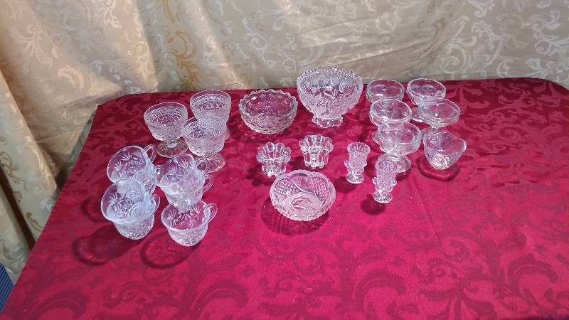 lot 183 image: Glass  Crystal Glasses, Bowls and Candle Holders