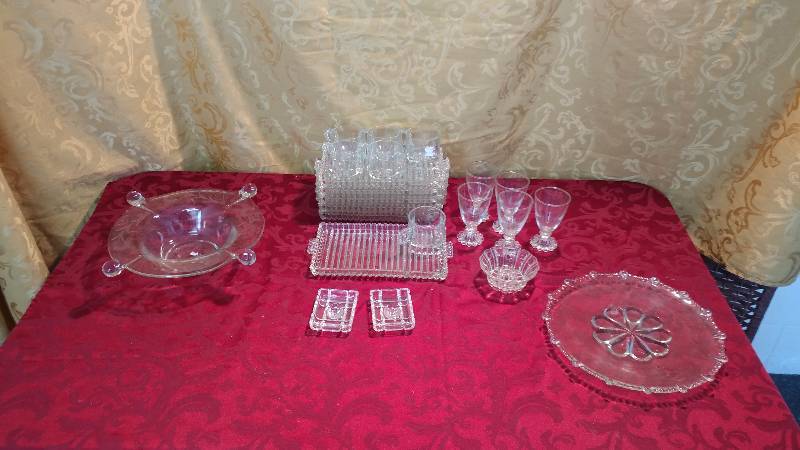 lot 184 image: Selection of Bubble Glass and Serve Ware
