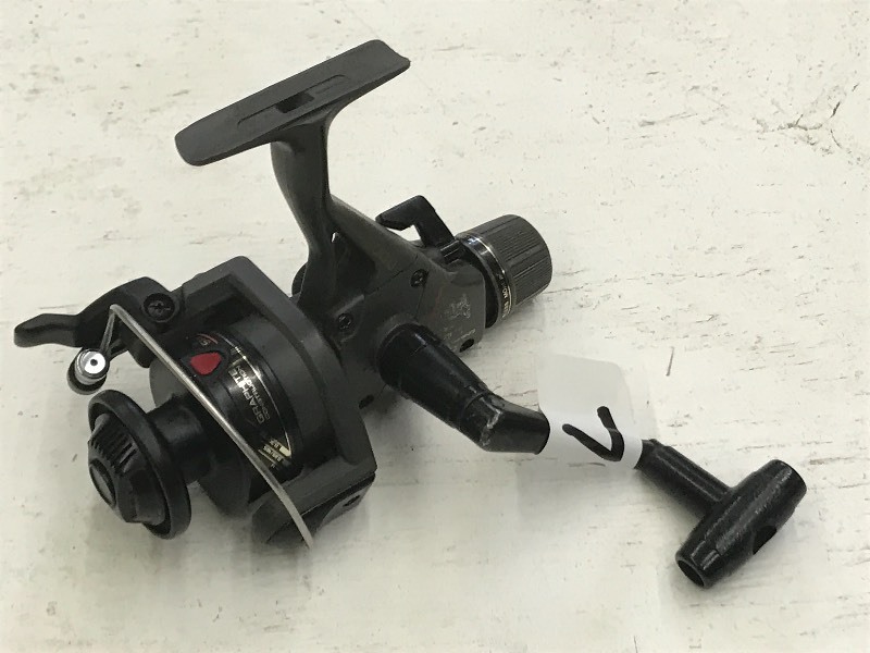 lot 79 image: Shimano 200Q Spinning Reel ...