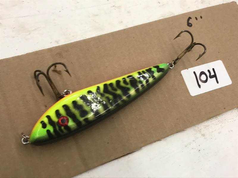 lot 104 image: (1) 6 Muskie Lure ...