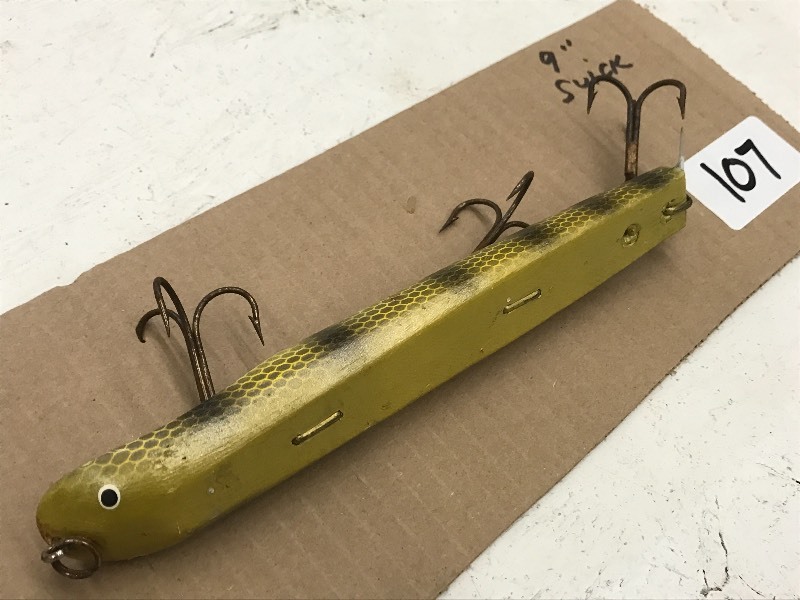 lot 107 image: (1) 9 Suick Muskie Lure ...