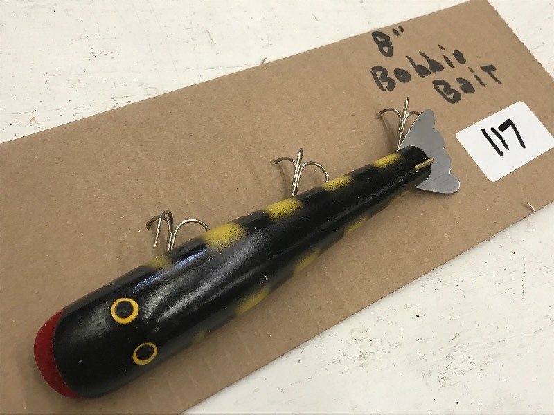 lot 117 image: (1) 8 Bobbie Bait Muskie Lure ...