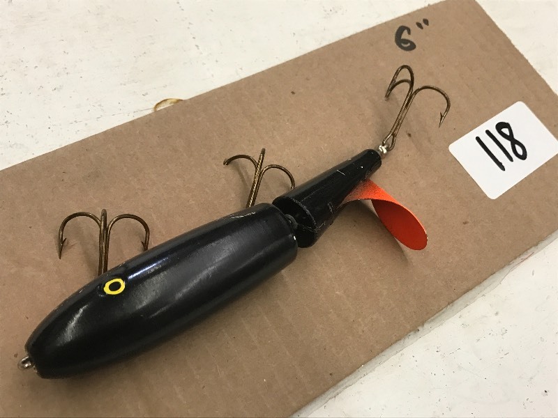 lot 118 image: (1) 6 Jointed Muskie Lure ...