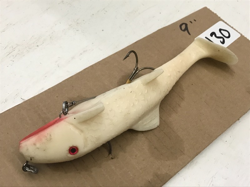 lot 130 image: (1) 9 Soft Bait Muskie Lure ...