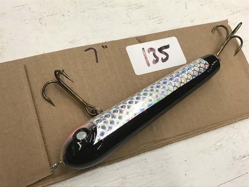 lot 135 image: (1) 7 Muskie Lure ...