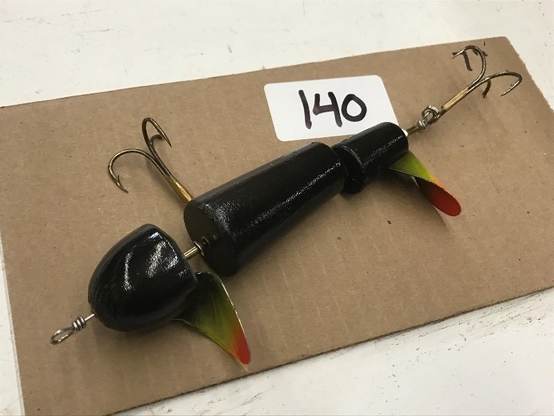 lot 140 image: (1) 7 Jointed Muskie Lure ...