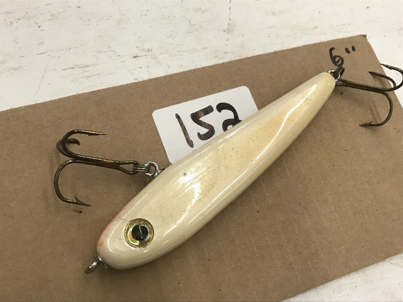 lot 152 image: (1) 6 Muskie Lure ...
