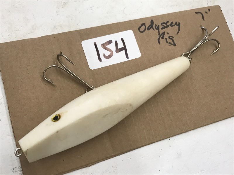 lot 154 image: (1) 7 Odyssey Pig Muskie Lure ...