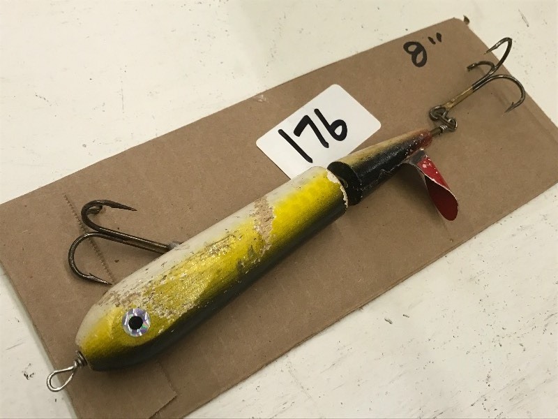 lot 176 image: (1) 8 Jointed Muskie Lure ...