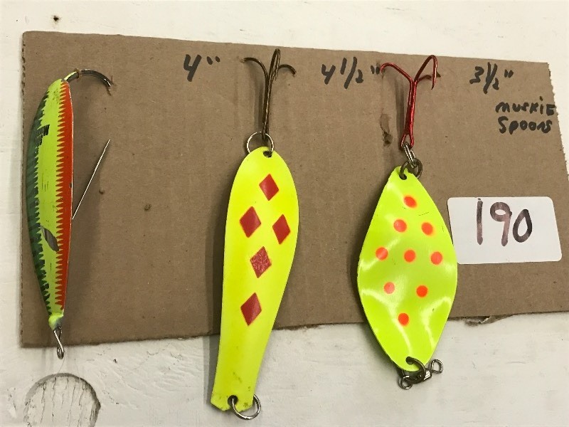 lot 190 image: (3) Muskie Spoon Lures 3.544.5...