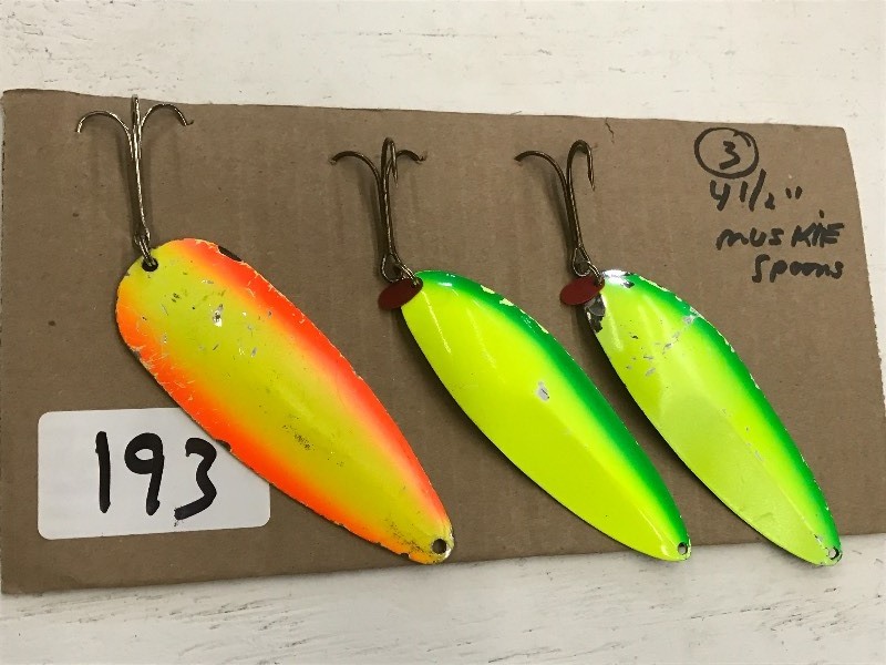lot 193 image: (3) 4.5 Muskie Spoon Lures ...