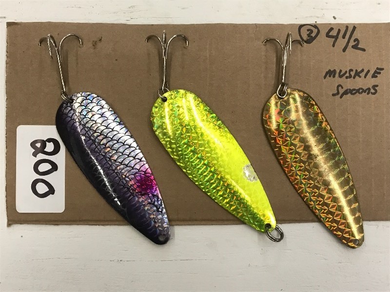 lot 200 image: (3) 4.5 Muskie Spoon Lures ...
