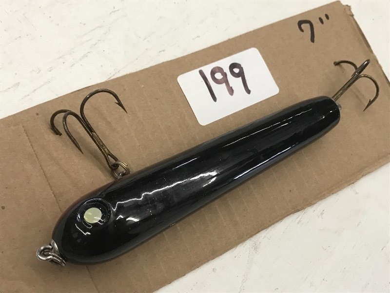 lot 199 image: (1) 7 Muskie Lure ...