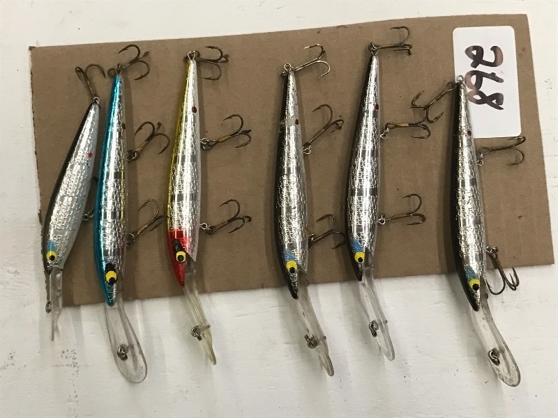 lot 268 image: (6) Asorted Crankbait Lures ...