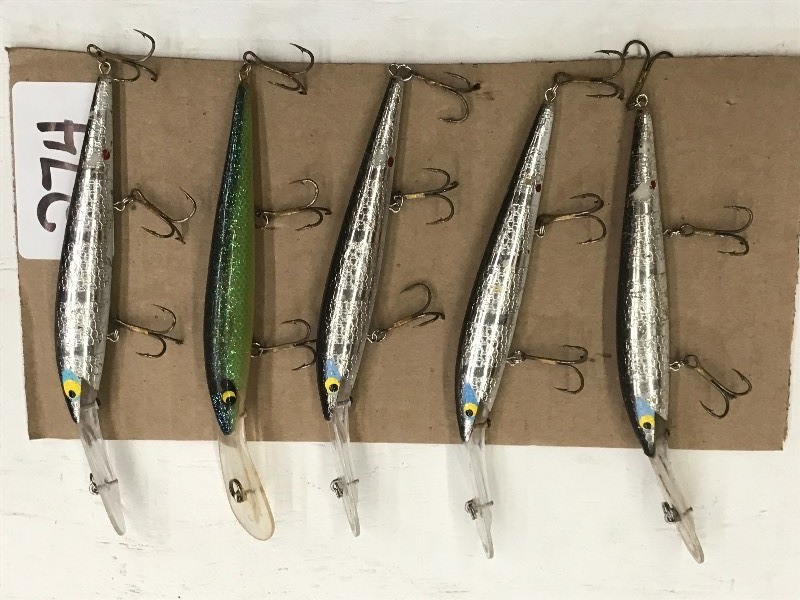 lot 274 image: (5) Assorted Crankbait Lures ...